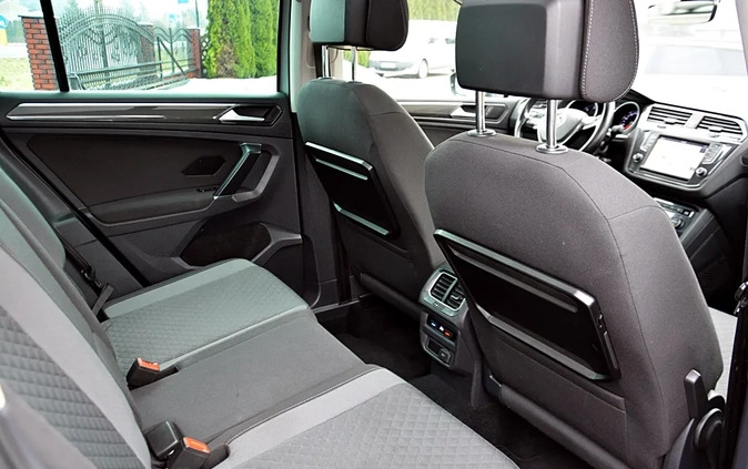 Volkswagen Tiguan cena 85900 przebieg: 182000, rok produkcji 2016 z Radymno małe 466